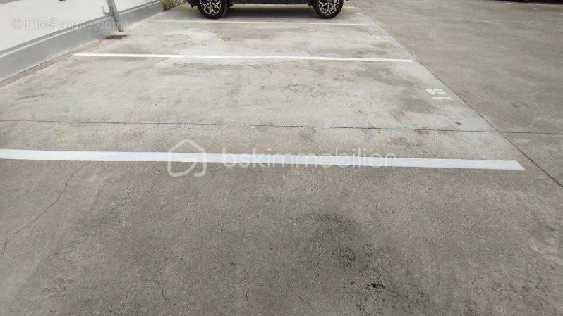 Parking à SAINT-MARTIN-LE-VINOUX