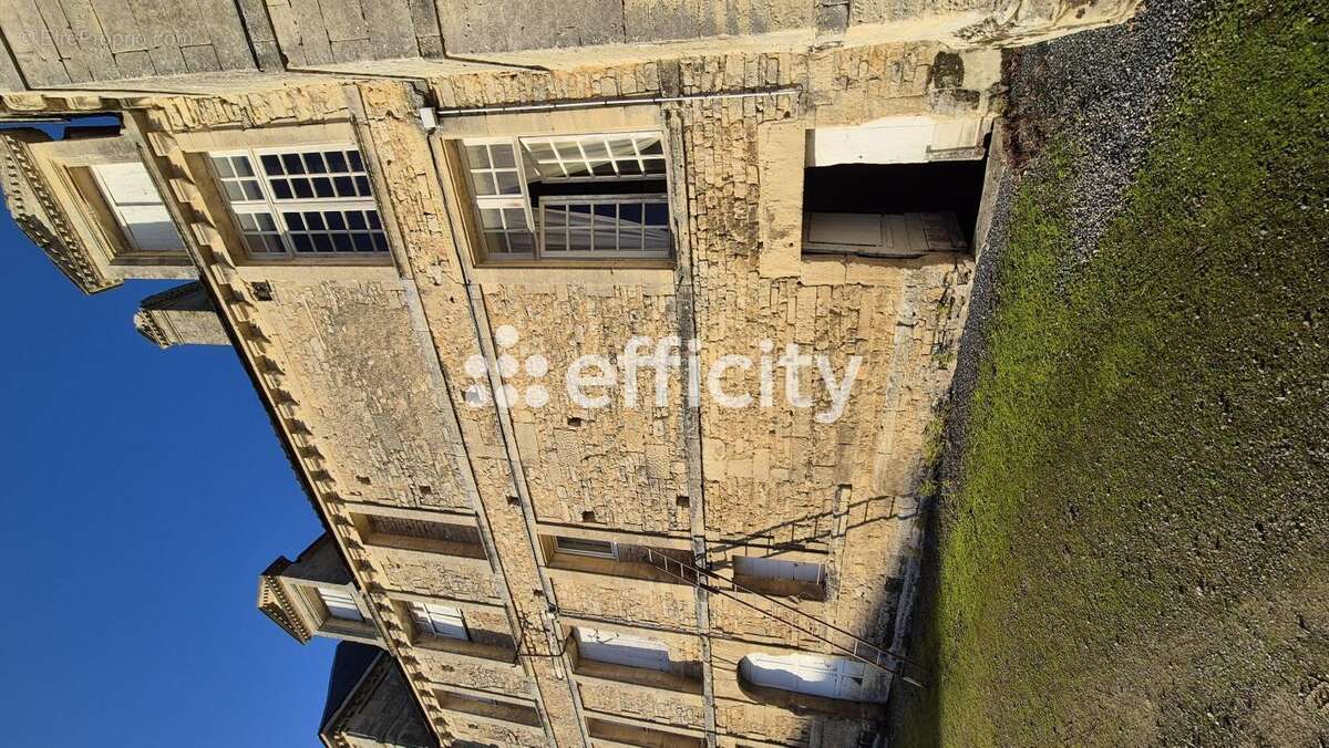 Maison à VIENNE-EN-BESSIN