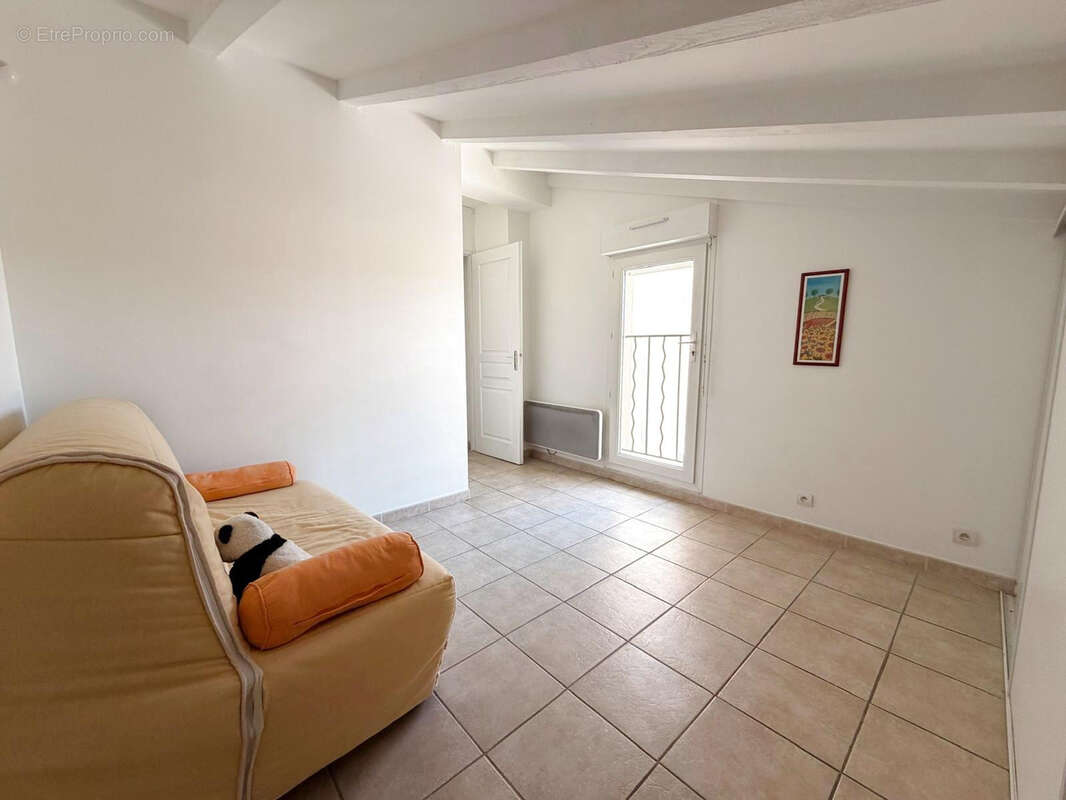 NIMES VACQUEROLLES Superbe maison 5 pièces de 115 m2 avec garage de 50 m2 et jardin - photo 17