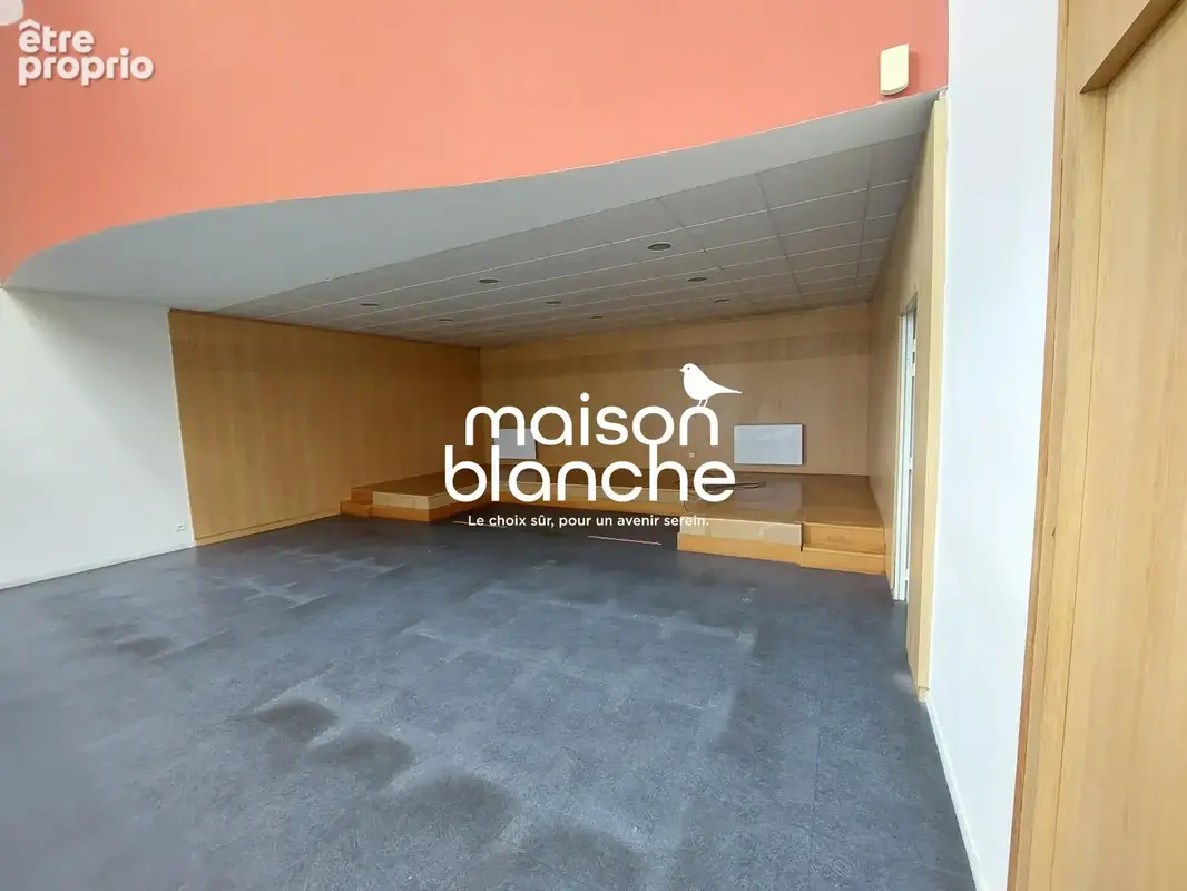 Commerce 354 m² à vendre à Niort (79000) - photo 7