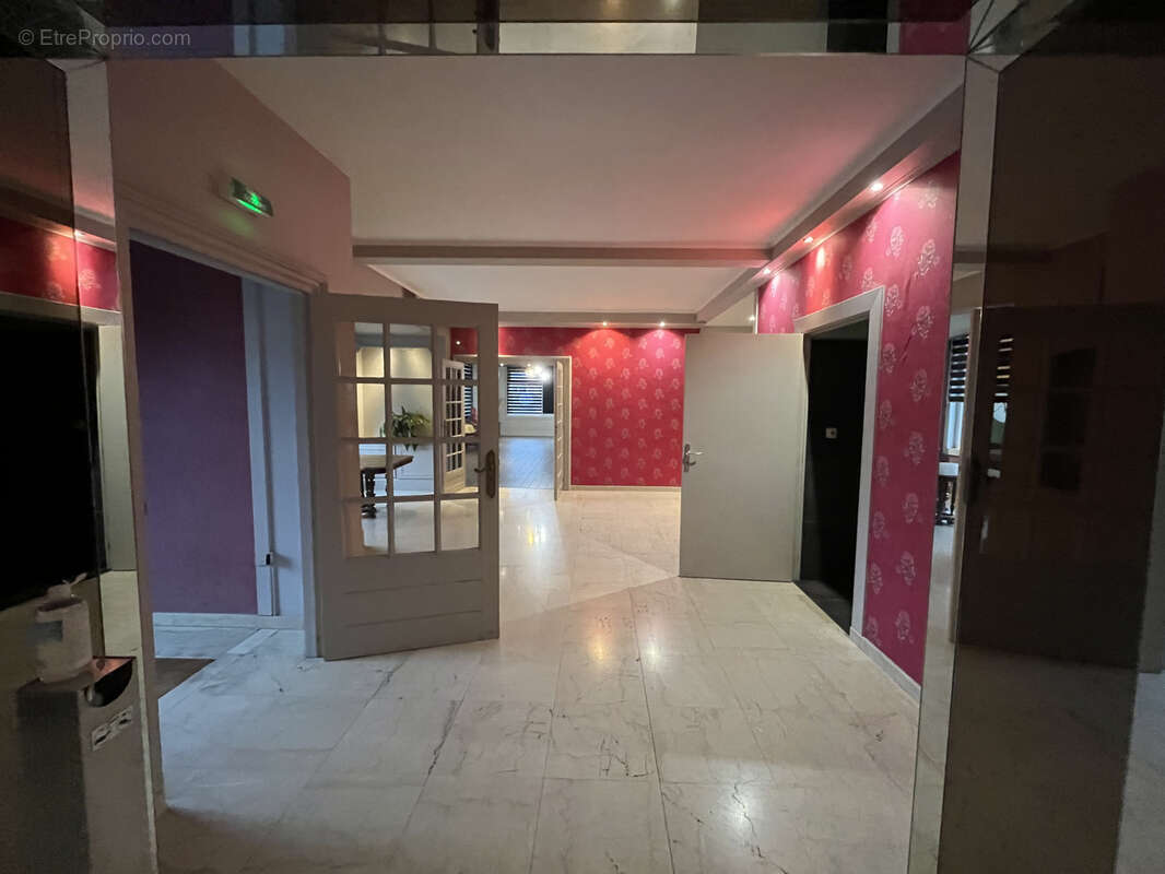 Local Commercial - Appartement - 429,5 m2 - photo 14