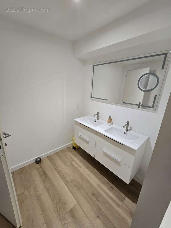Maison à vendre 8 pièces LA ROCHE SUR YON (85) - photo 8