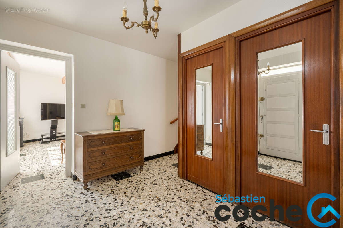 Appartement à SAINT-BONNET-DE-MURE