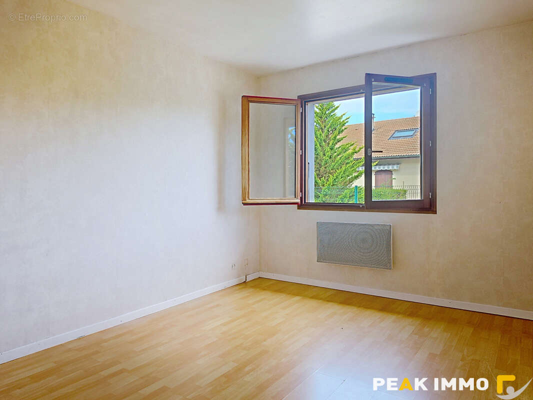 BONS EN CHABLAIS- A 5 mn du CEVA -T4 de 98m2 avec jardin privatif de 400 m2 - photo 6