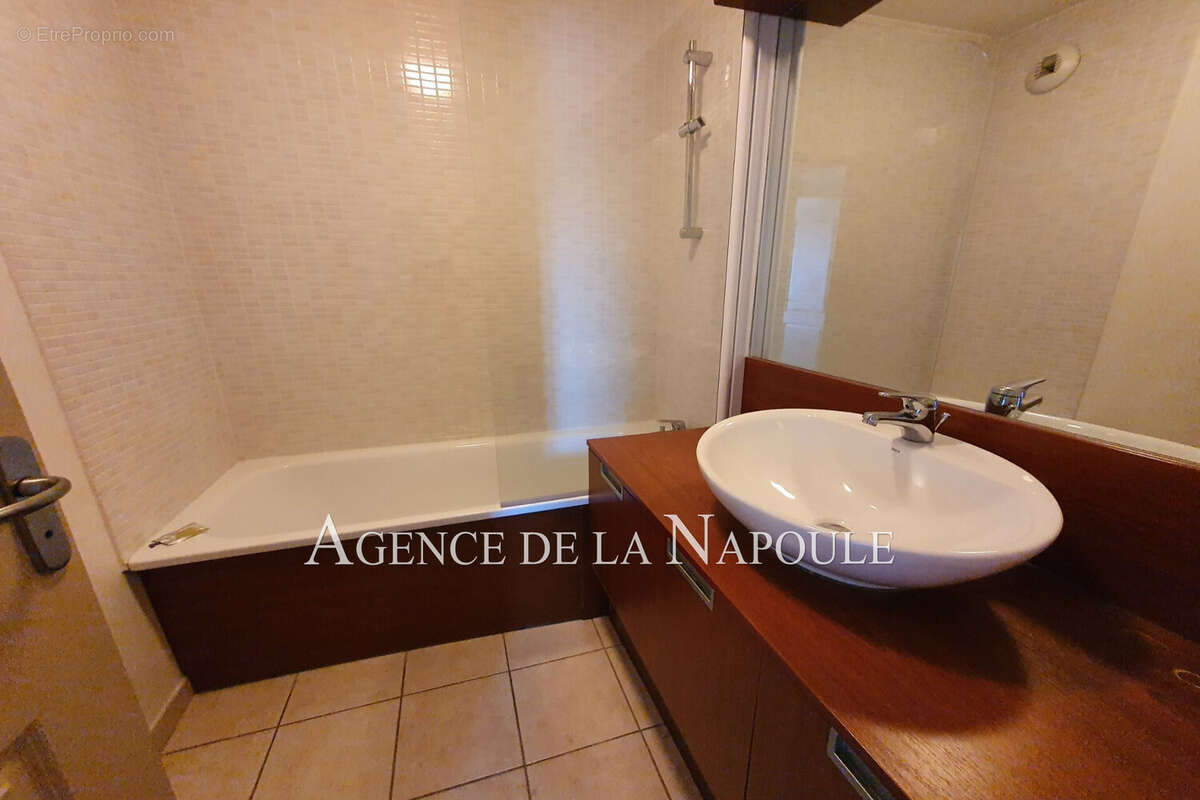 Appartement à MANDELIEU-LA-NAPOULE