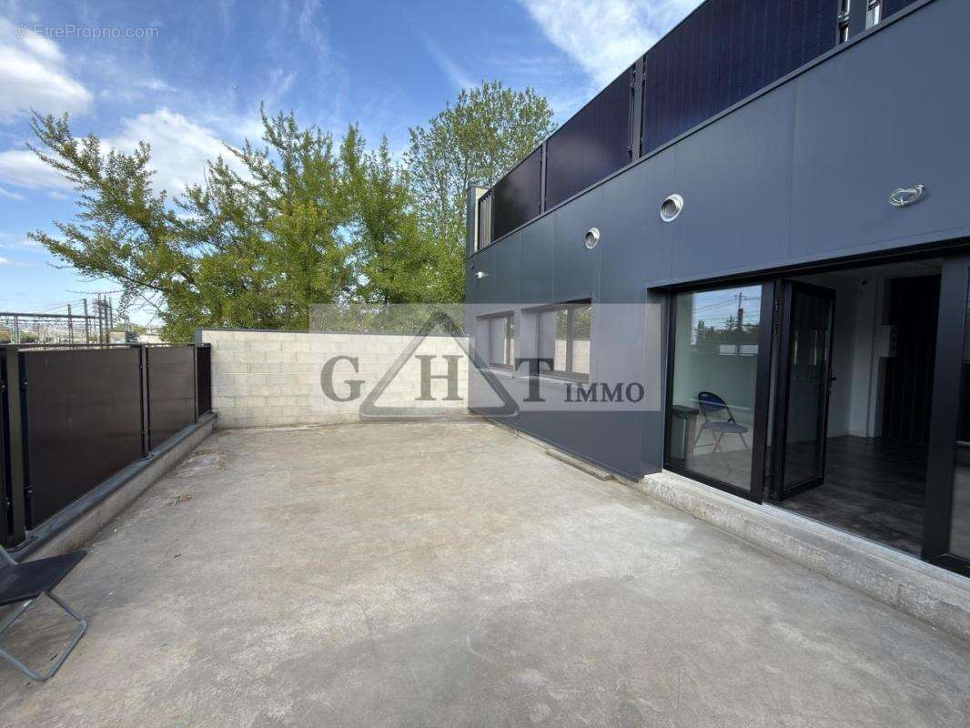 Commerce à VIGNEUX-SUR-SEINE