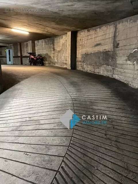 Parking à PARIS-14E