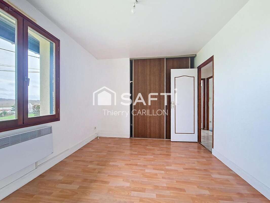 Maison 99 m² à Saint-Martin-De-Saint-Maixent  - photo 7