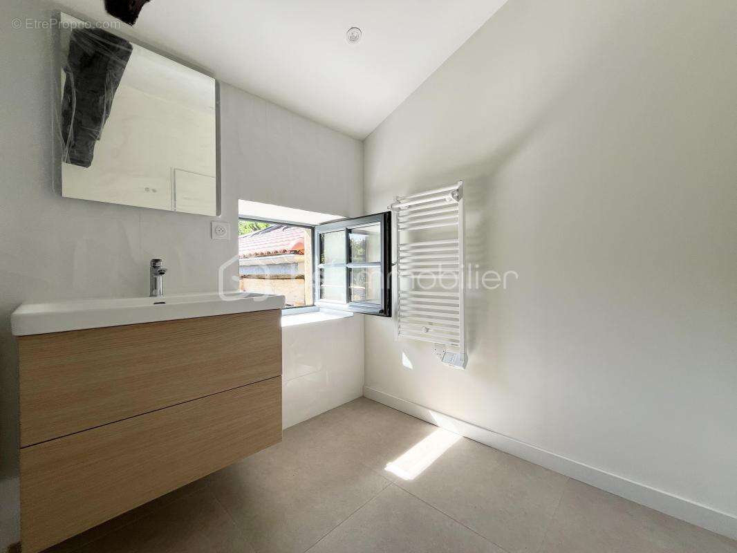 Appartement à POUILLY-LE-MONIAL