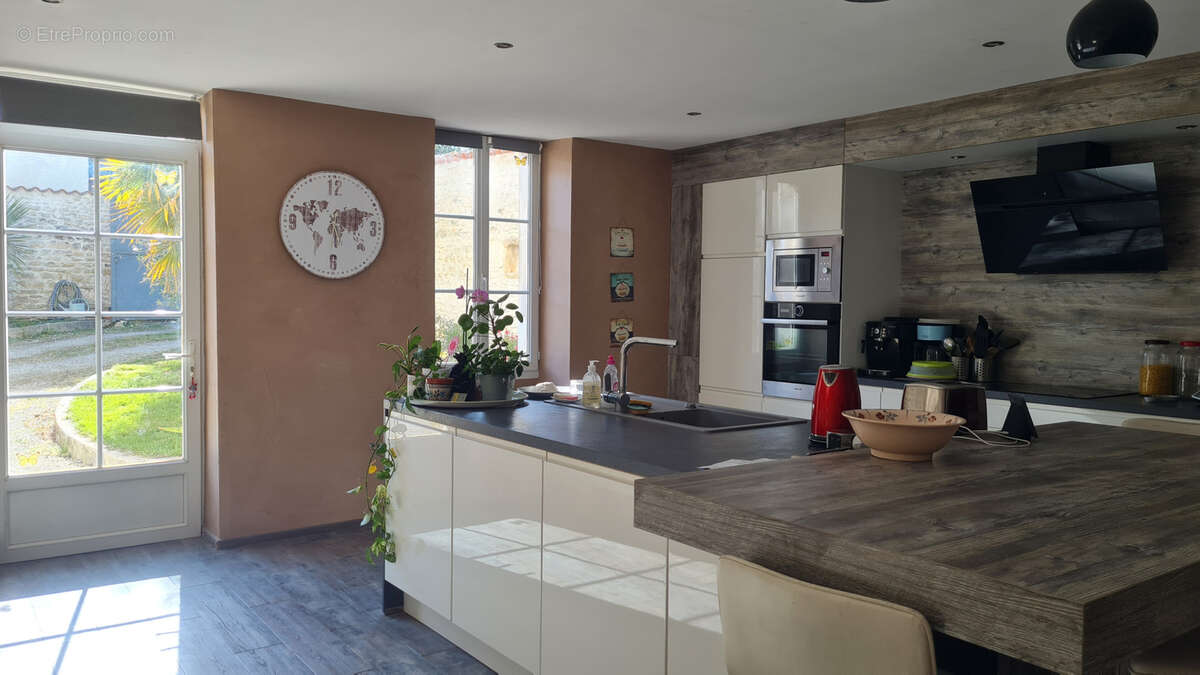 Maison à ASNIERES-SUR-NOUERE