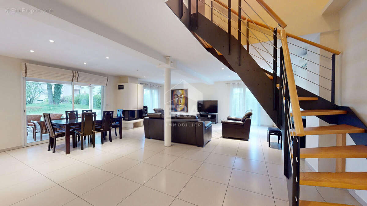 Maison à SAINT-MAURICE-DE-GOURDANS