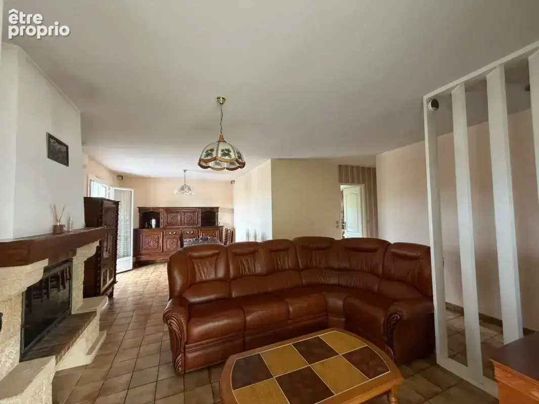Cubzac-les-Ponts (33240) - Maison 3 chambres avec garage  sur terrain 1500 m² - photo 4