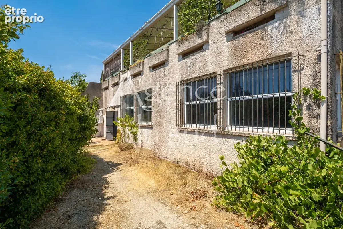 Commerce à AUBAGNE