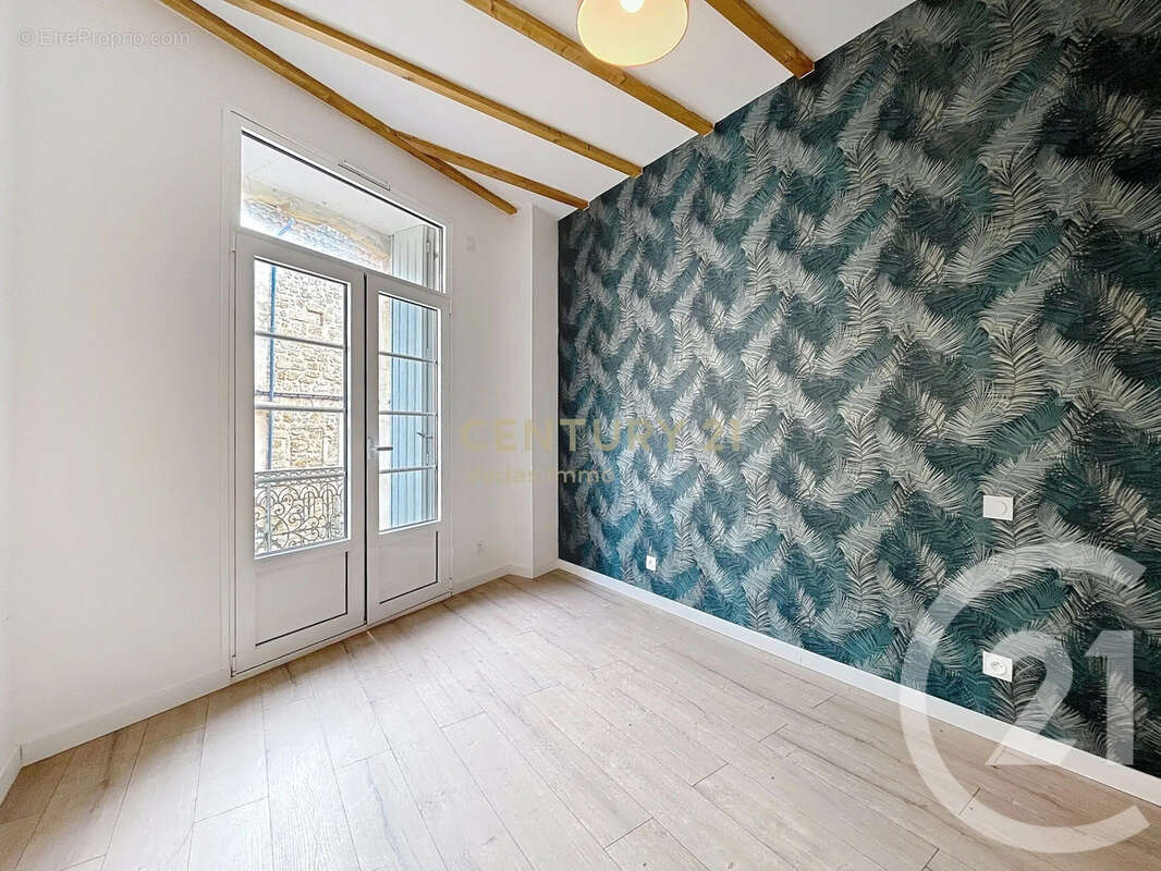 Appartement à POUSSAN