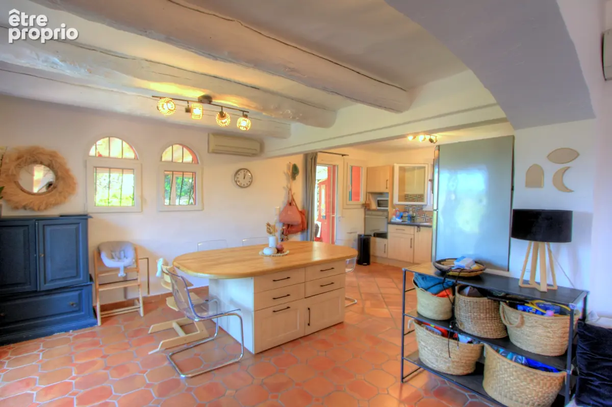 Villa 174m²  comprenant 9 pieces avec appartements independants, belle vue degagee, proche des plages et des commerces des issam - photo 6