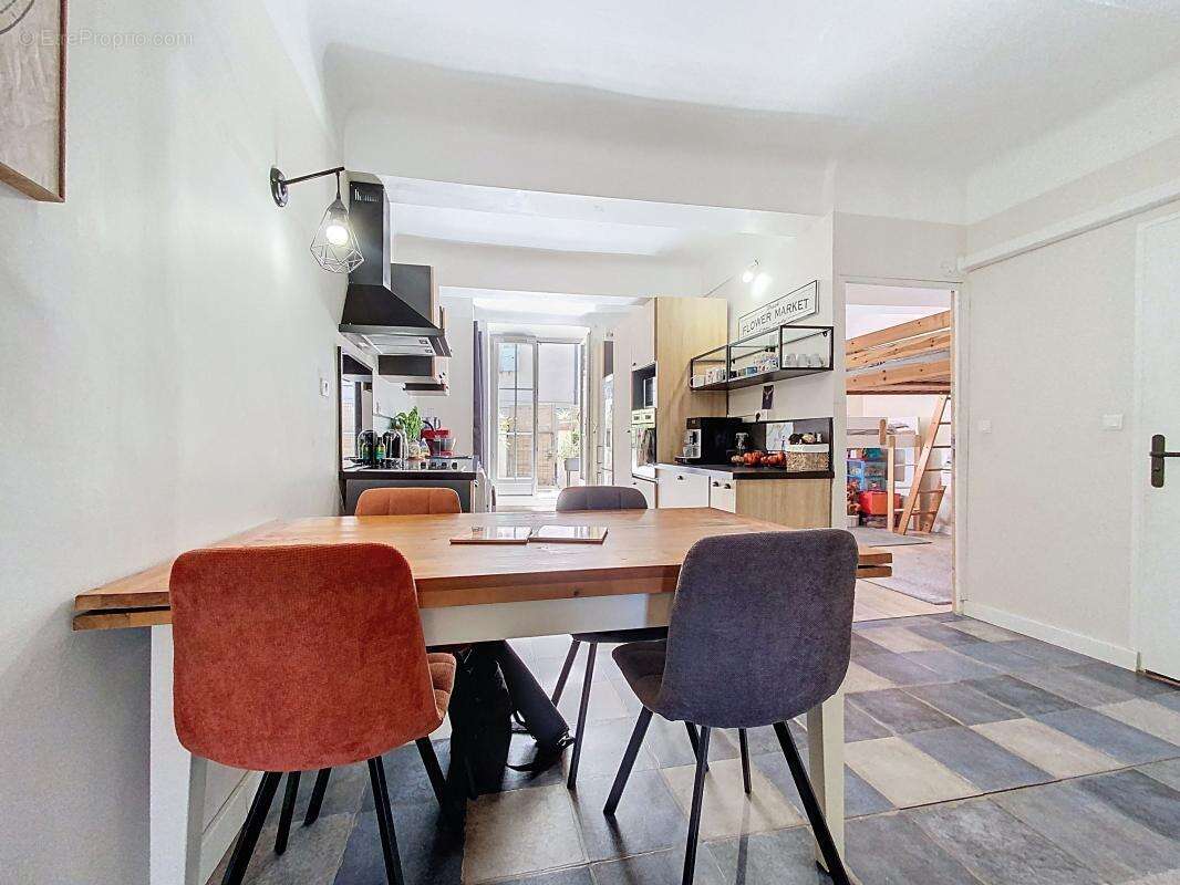 Appartement à ROQUEBRUNE-SUR-ARGENS