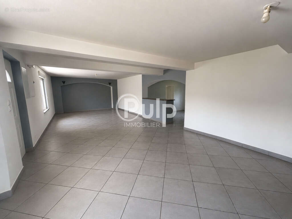 À VENDRE - Authentique Longère avec vaste hangar sur 4 549 m² de terrain à Conchy-sur-canche - photo 3