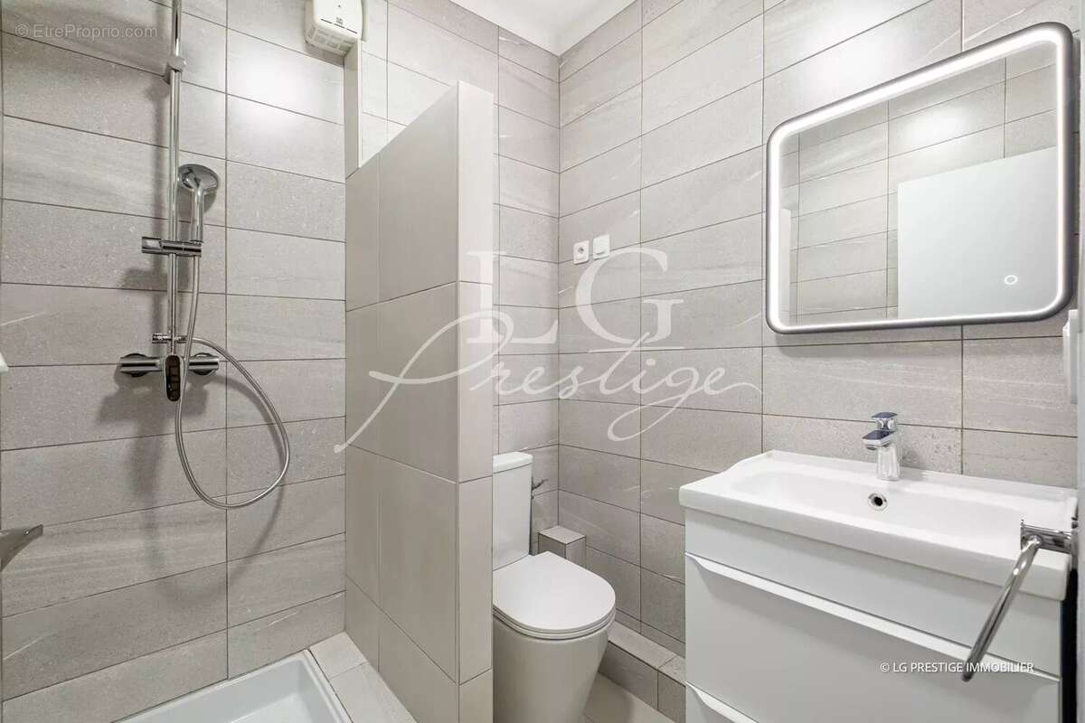 Appartement à MANDELIEU-LA-NAPOULE