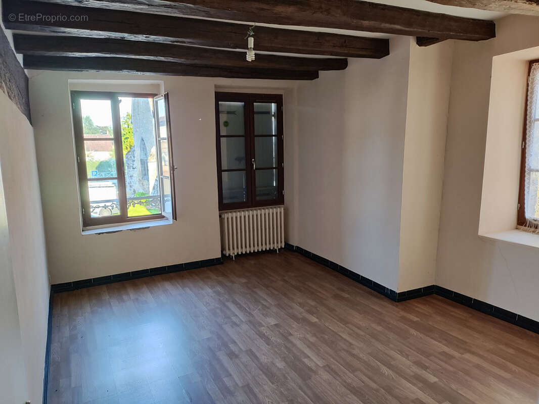 Maison à MONTBOUY