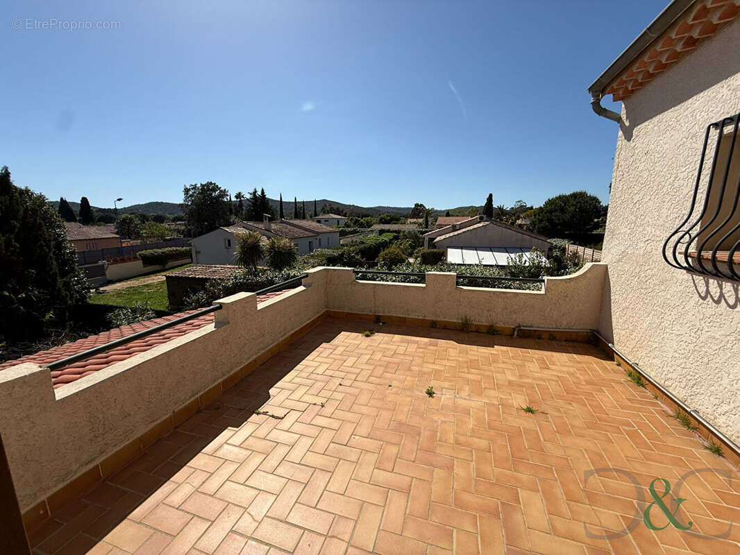 Maison à BORMES-LES-MIMOSAS