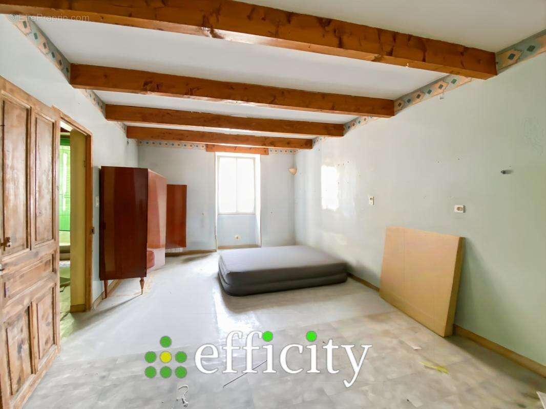 Appartement 350 m² à Ales  - photo 12