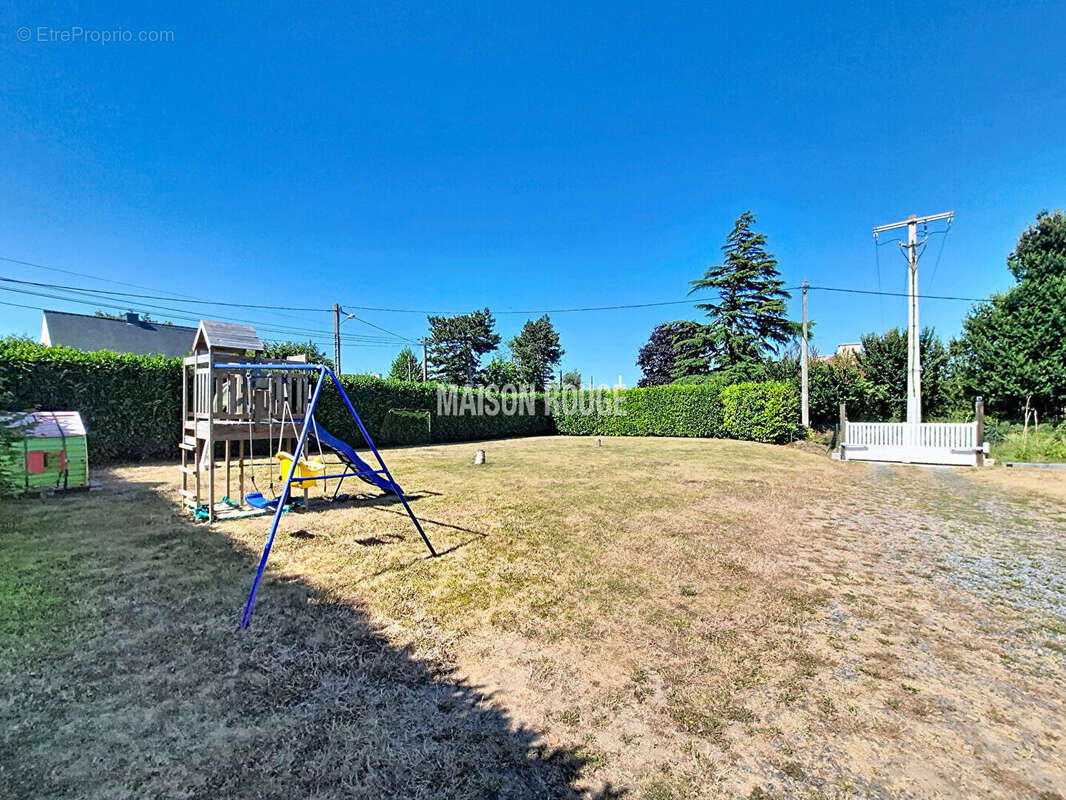 Une maison de caractère à Hillion avec dépendance et jardin - photo 12