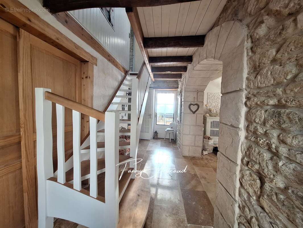 Maison à L'ILE-D'ELLE