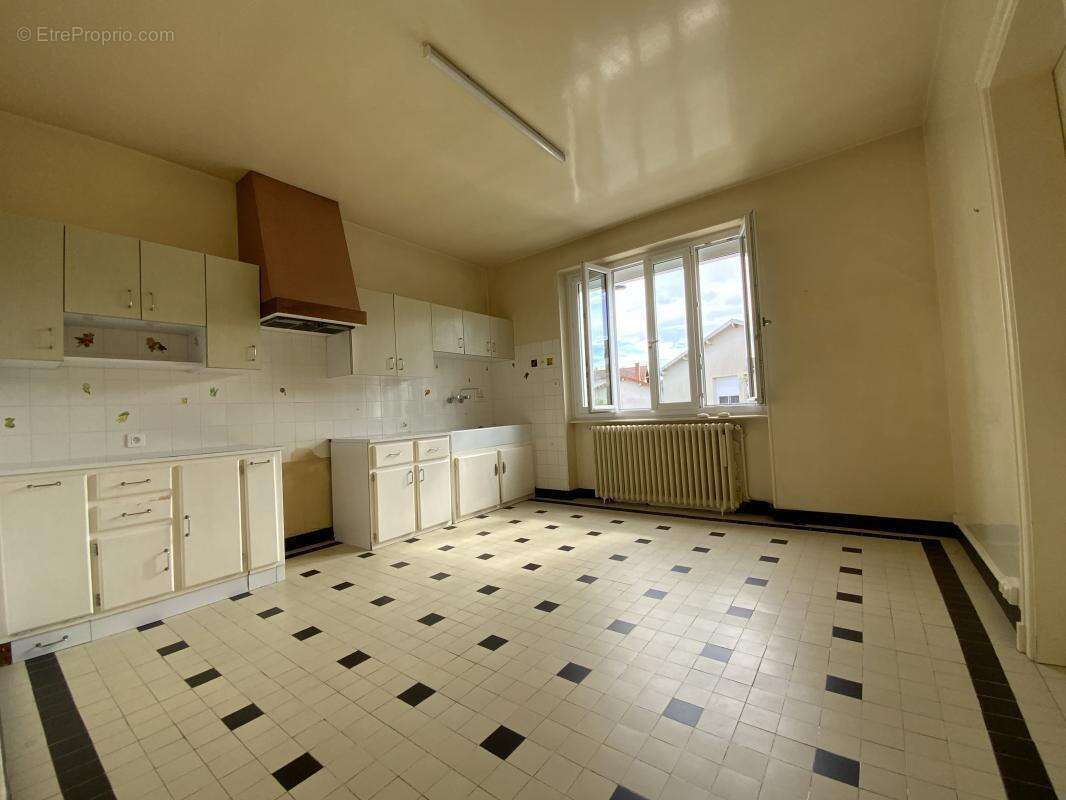 Maison à SAINT-JUNIEN