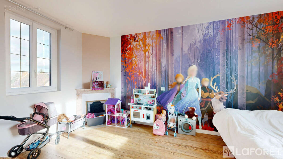 Maison à THIEL-SUR-ACOLIN