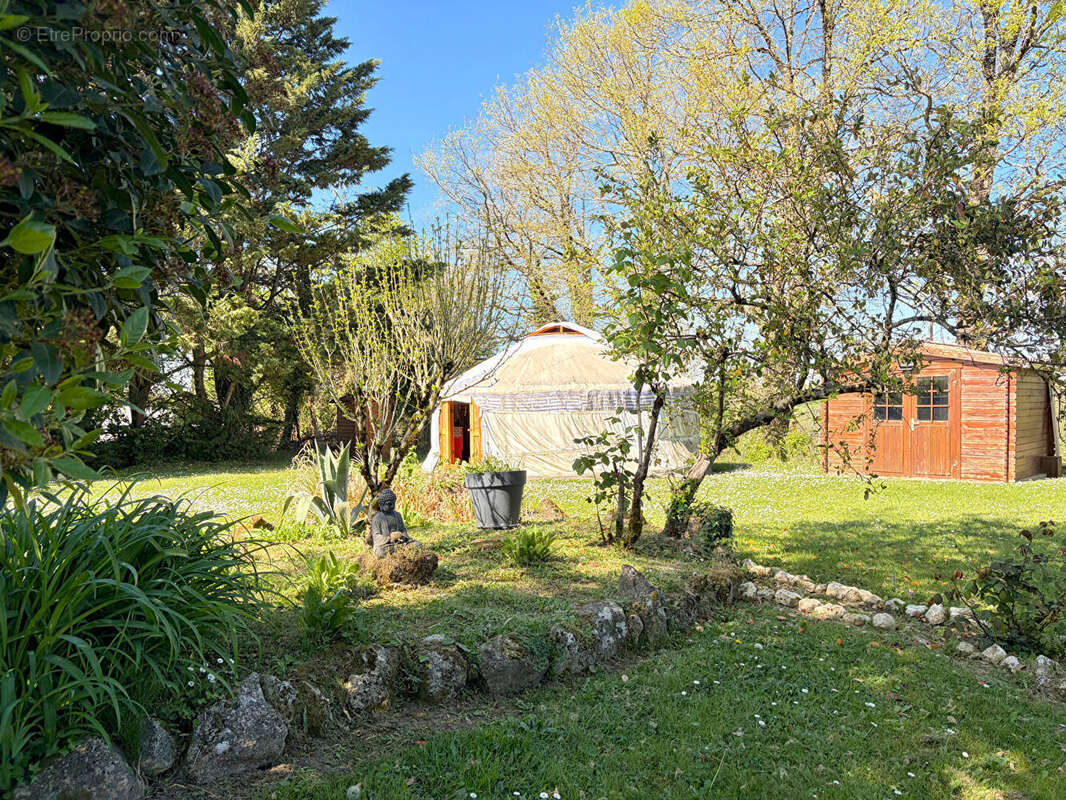 Grande maison familiale rénovée avec charme et modernité - photo 16