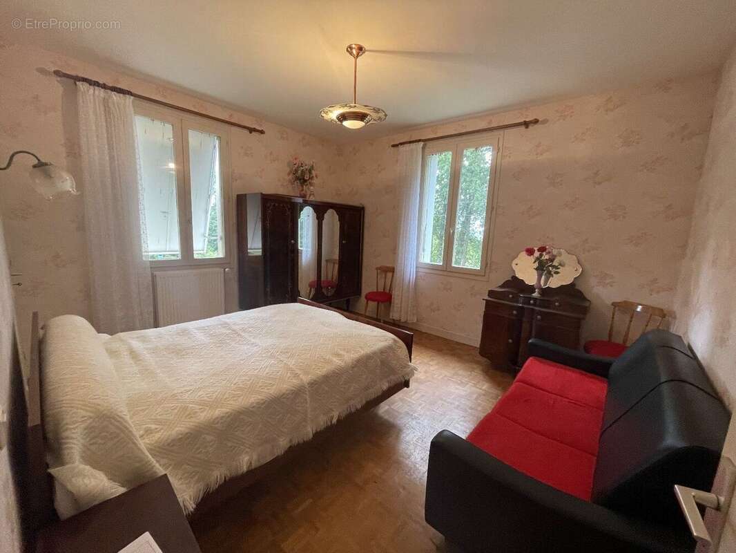 Maison à LANOUAILLE
