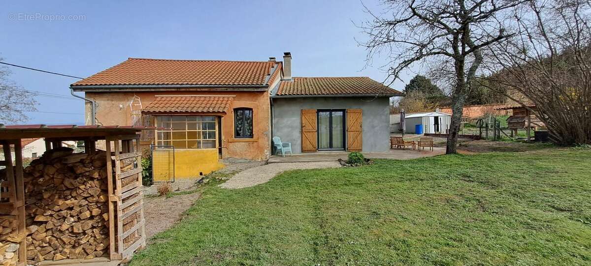 Maison à GLAINE-MONTAIGUT