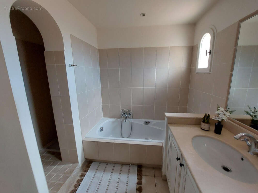 Appartement à LA MOTTE