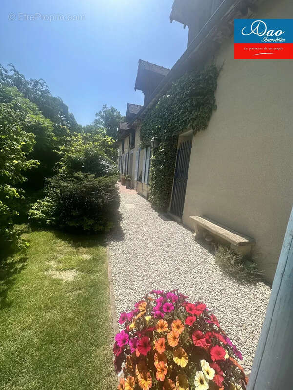 Maison à LA CHAPELLE-SAINT-LUC