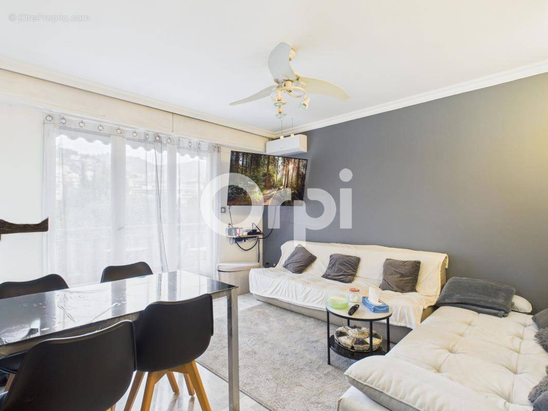 Appartement à MANDELIEU-LA-NAPOULE