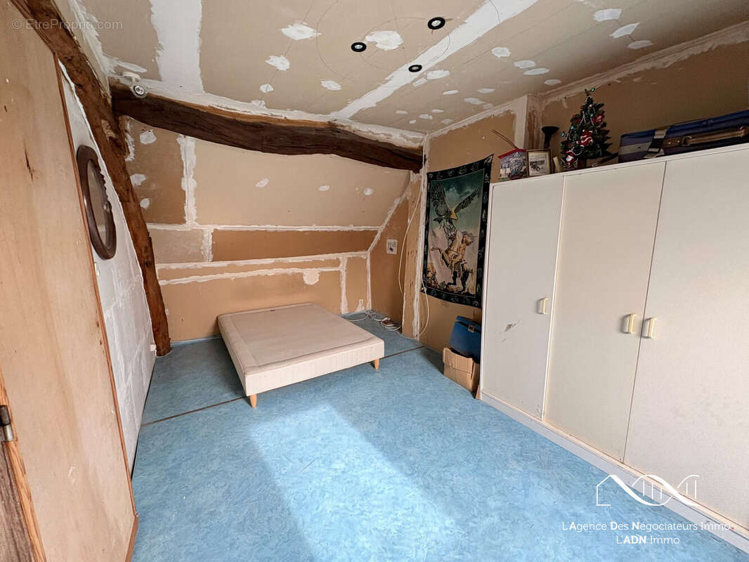 Maison à LES BORDES