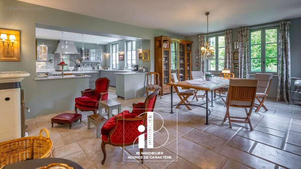 Maison à FONTAINEBLEAU