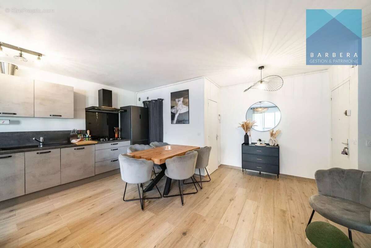 Appartement à SAINT-LAURENT-DU-VAR