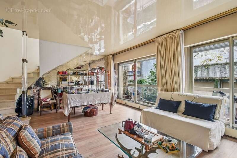 Appartement à PARIS-8E