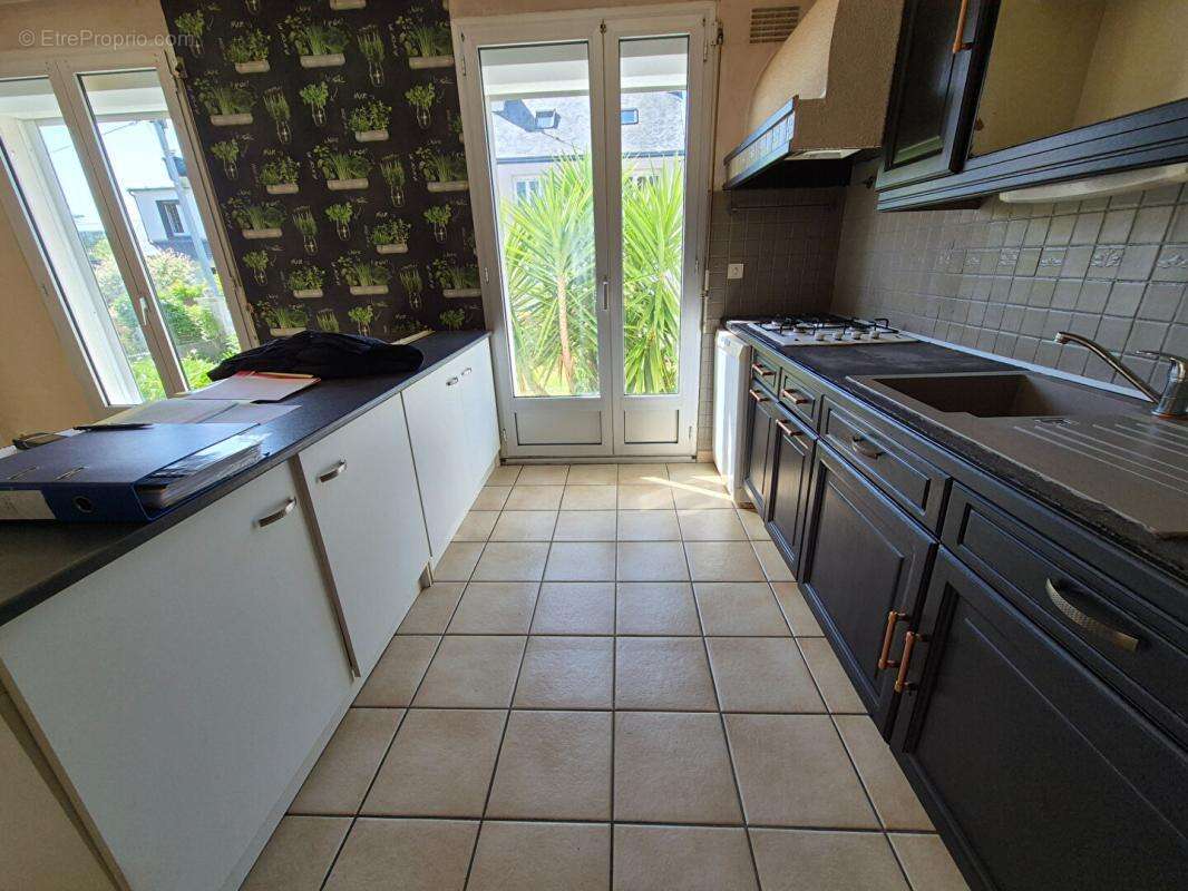 Maison de 82 m2 avec véranda chauffée de 17 m2 - jardin - garage aménageable - impasse  tres calme - photo 8