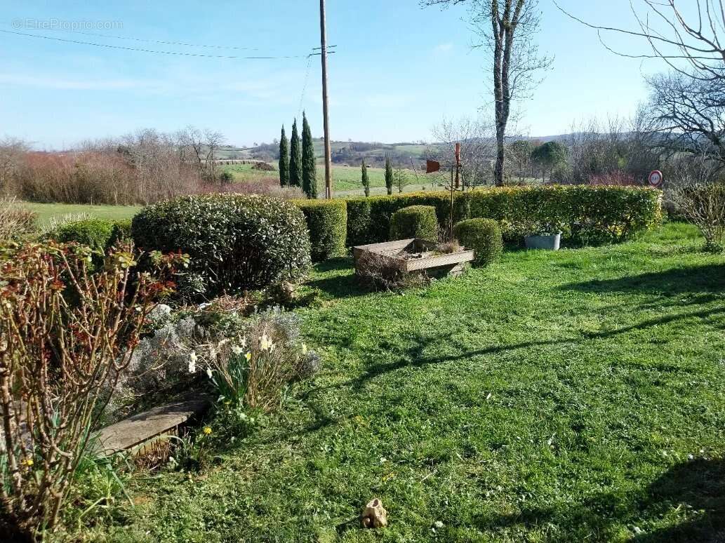 Maison à CAHUZAC-SUR-VERE