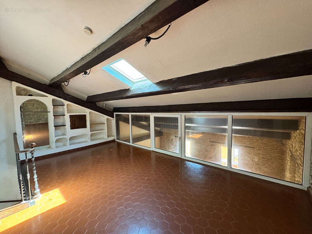 Appartement à L'ISLE-SUR-LA-SORGUE