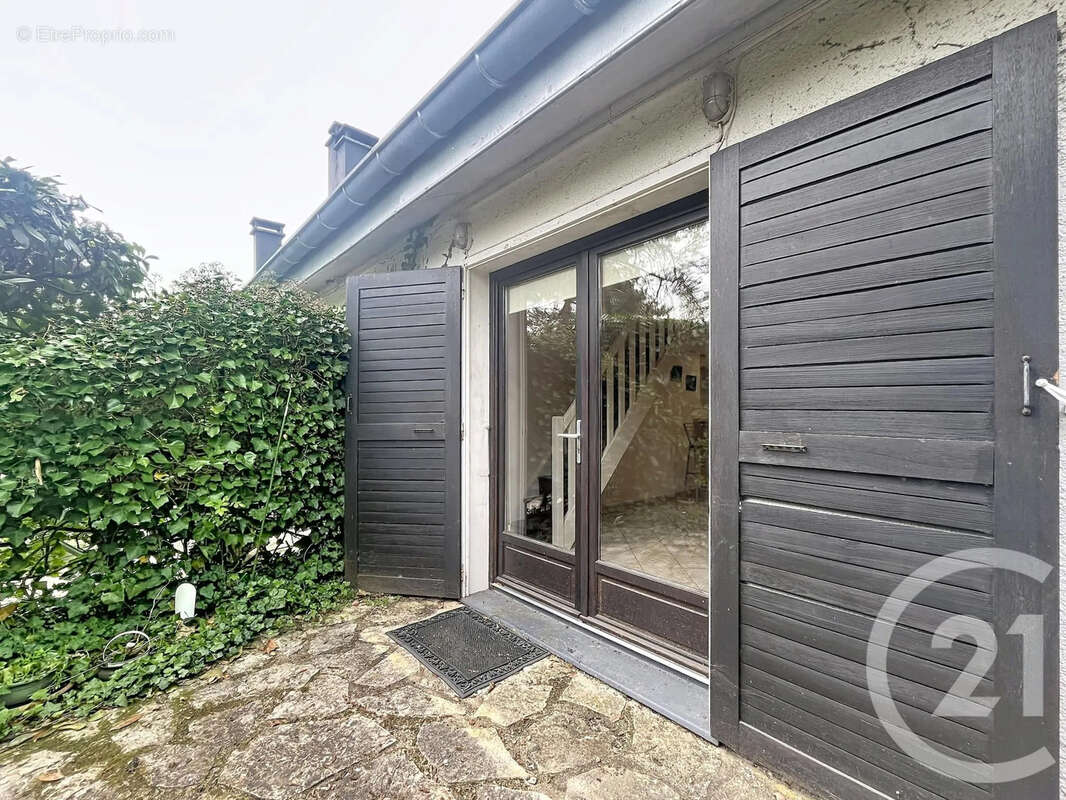 Appartement à SAVIGNY-SUR-CLAIRIS