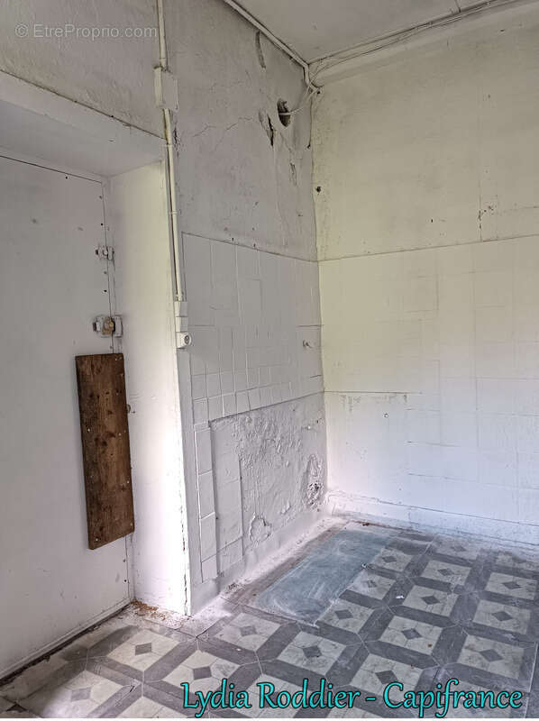 Bâtiment avec 4 appartements - secteur Thiers - proche sortieA89 – La Monnerie (63650) - photo 3