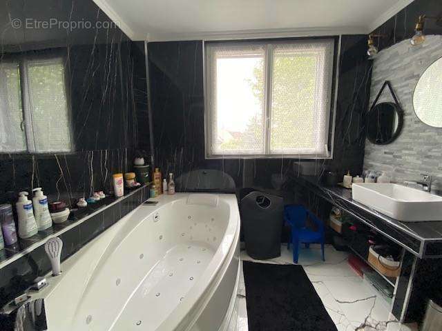 Maison à MONTFERMEIL