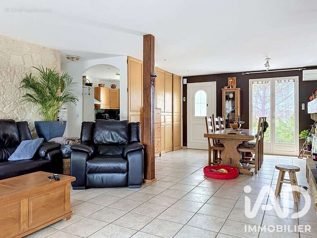 Maison 128 m² à Fontenay-Sur-Loing  - photo 2