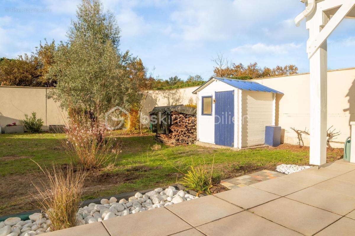 Pessac – Quartier de l’Alouette Maison familiale de plain-pied – 175 m² – Terrain 800 m² avec piscineB - photo 6