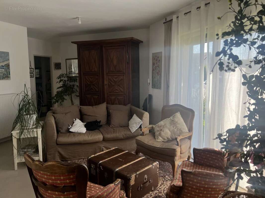 Maison à SAINT-HILAIRE-DU-ROSIER