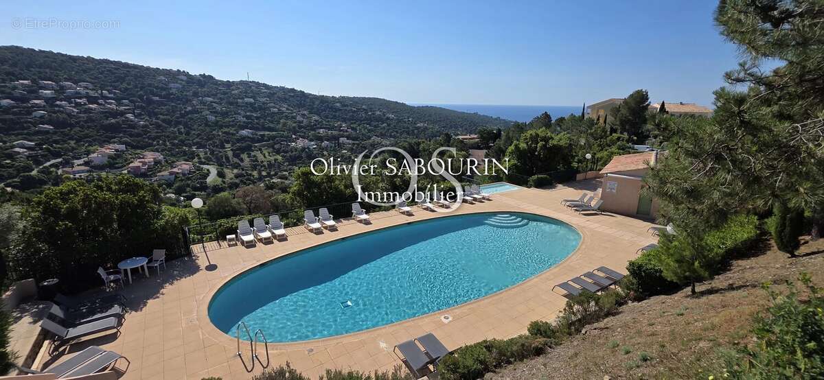 Appartement à ROQUEBRUNE-SUR-ARGENS