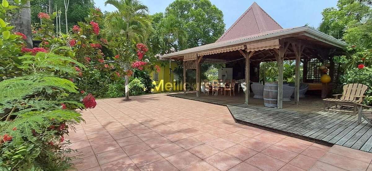 Bungalow de charme au cœur d’un jardin tropical – idéal résidence de vacances et investissement locatif - photo 2